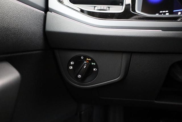 Volkswagen Taigo R-Line 1.5 TSI DSG R-LINE, AHK, Navi, IQ.Light, Kamera, ACC, Winter 