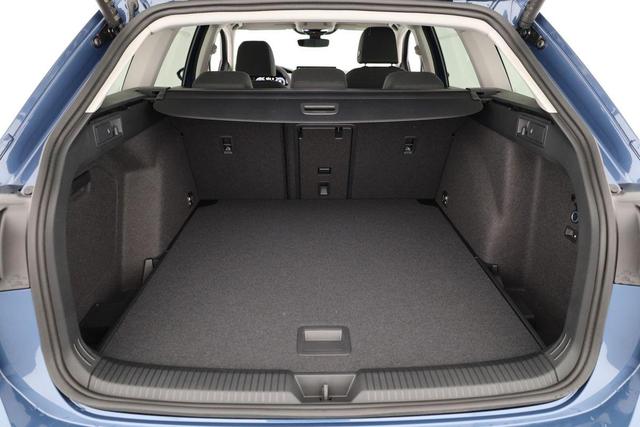 Volkswagen Golf Variant 1.5 eTSI 110 kW Life VIII DSG Life, AHK, easyOpen, Kamera, LED, Side, Winter, 3 J.-Garantie 