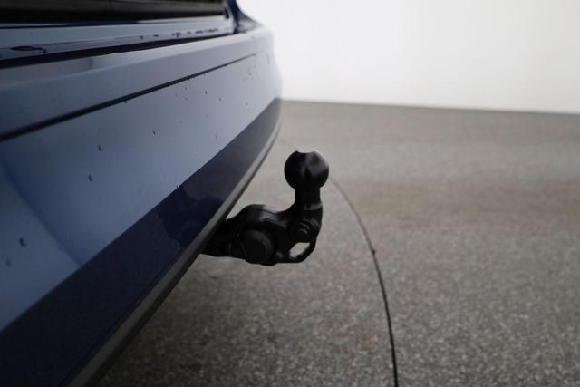 Volkswagen Golf Variant 1.5 eTSI 110 kW Life VIII DSG Life, AHK, easyOpen, Kamera, LED, Side, Winter, 3 J.-Garantie 