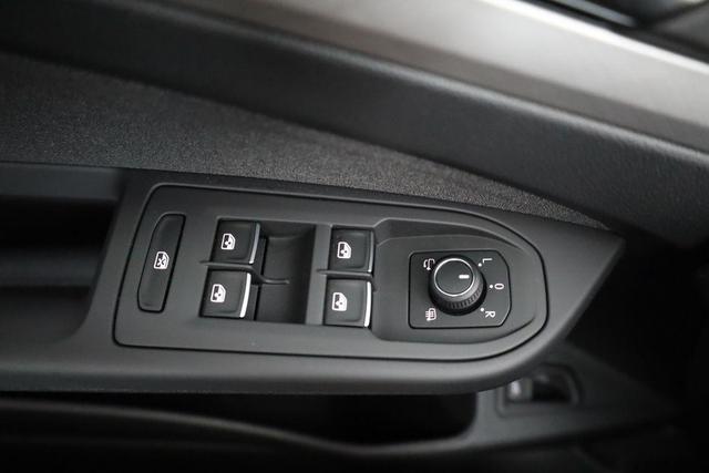 Volkswagen Golf Variant 1.5 eTSI 110 kW Life VIII DSG Life, AHK, easyOpen, Kamera, LED, Side, Winter, 3 J.-Garantie 
