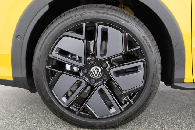 Volkswagen T-Roc 1.5 eTSI 110 kW R-Line DSG Black, neues Modell, 19-Zoll, Winter, sofort 