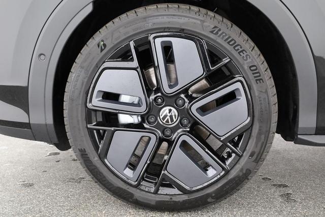 Volkswagen T-Roc 1.5 eTSI 110 kW R-Line DSG Black, neues Modell, 19-Zoll, Winter, sofort 