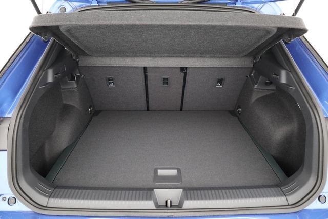 Volkswagen T-Roc 1.5 eTSI 110 kW R-Line DSG Black, neues Modell, 19-Zoll, Winter, sofort 
