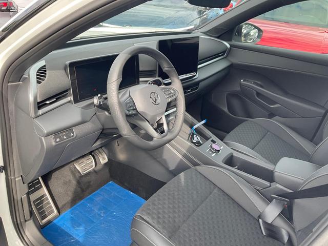 Volkswagen T-Roc - 1.5 eTSI 110 kW R-Line DSG Black, neues Modell, 19-Zoll, Winter, sofort