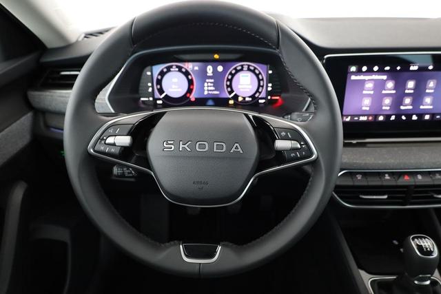Skoda Octavia Combi 1.5 TSI 110 kW Selection Selection, LED, Side, ACC, Kamera, Winter, 17-Zoll 