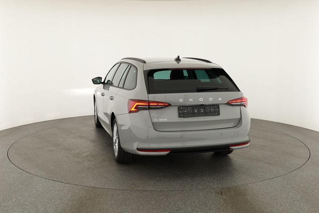 Skoda Octavia Combi 1.5 TSI 110 kW Selection Selection, LED, Side, ACC, Kamera, Winter, 17-Zoll 