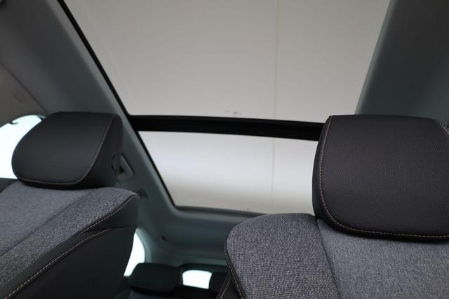 Skoda Octavia Combi 2.0 TDI 110 kW Selection DSG Selection, Navi, Pano, AHK, Teilleder, 5-J Garantie 