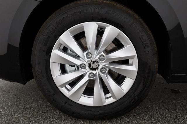Skoda Octavia Combi 2.0 TDI 110 kW Selection DSG Selection, Navi, Pano, AHK, Teilleder, 5-J Garantie 
