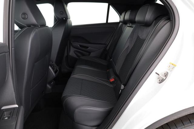 Volkswagen T-Roc 1.5 eTSI 110 kW R-Line DSG Black, neues Modell, 19-Zoll, Winter, sofort 
