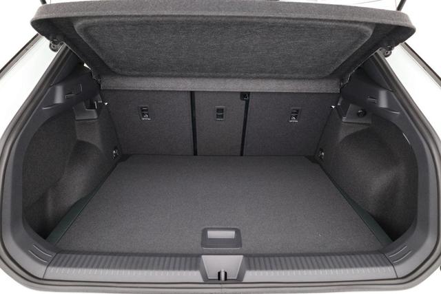 Volkswagen T-Roc 1.5 eTSI 110 kW R-Line DSG Black, neues Modell, 19-Zoll, Winter, sofort 