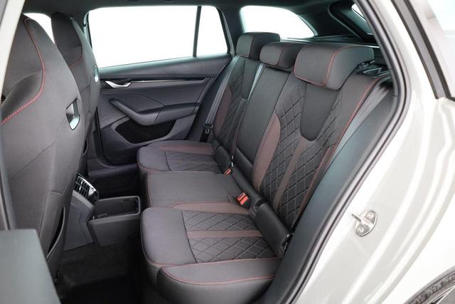 Skoda Octavia Combi 2.0 TSI 195 kW RS DSG, AHK, Navi, Matrix, Canton, Side, Winter, 5 J.-Garantie 