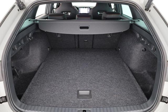 Skoda Octavia Combi 2.0 TSI 195 kW RS DSG, AHK, Navi, Matrix, Canton, Side, Winter, 5 J.-Garantie 
