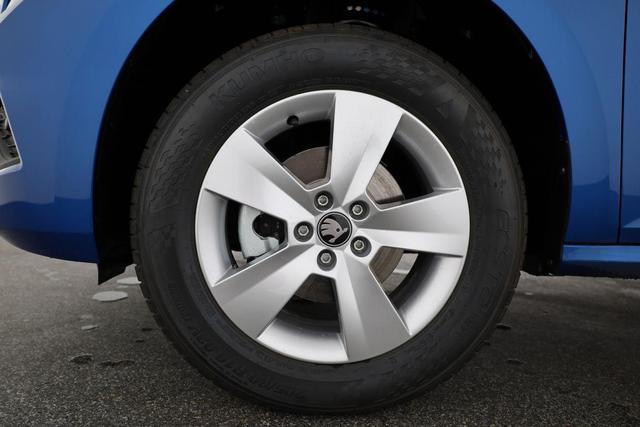 Skoda Kamiq Selection 1.5 TSI DSG Selection, LED, Kamera, Ladeboden, Winter, 16-Zoll 