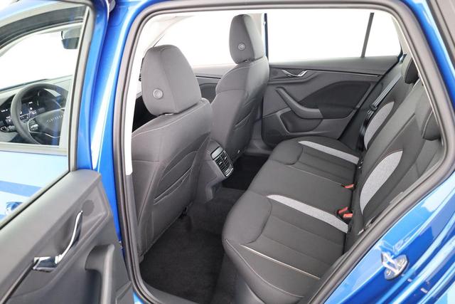 Skoda Kamiq Selection 1.5 TSI DSG Selection, LED, Kamera, Ladeboden, Winter, 16-Zoll 