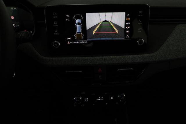 Skoda Kamiq Selection 1.5 TSI DSG Selection, LED, Kamera, Ladeboden, Winter, 16-Zoll 