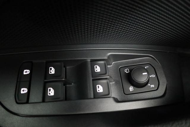 Skoda Kodiaq 2.0 TDI 110 kW Selection DSG Selection, AHK, Navi, Side, Kamera, Winter, 4 J.-Garantie 