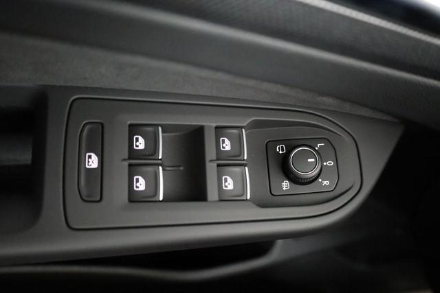 Volkswagen Golf 2.0 TSI 150 kW 4Motion R-Line VIII DSG 4M R-LINE, AHK, LED-Plus, 18-Zoll, Side, Kamera, Winter, 3 J.-Garantie 