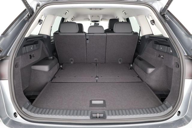 Skoda Kodiaq 2.0 TDI 110 kW Selection DSG Selection, 7-Sitzer, AHK, Navi, Kamera, Side, Winter 