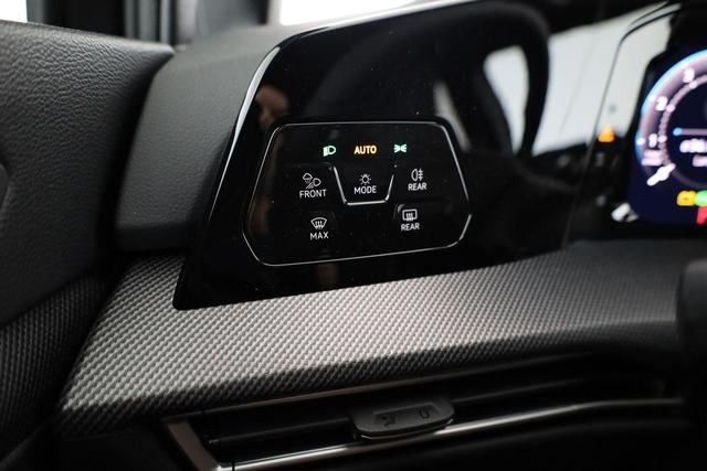 Volkswagen Golf 2.0 TSI 150 kW 4Motion R-Line VIII DSG 4M R-LINE, LED-Plus, 18-Zoll, Side, Kamera, Winter, 3 J.-Garantie 