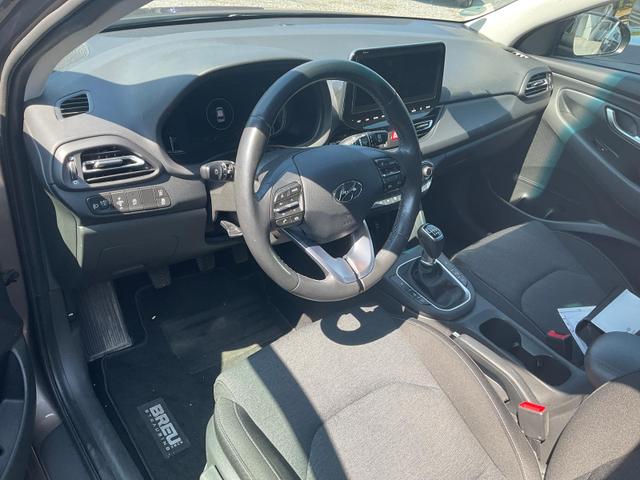 Hyundai i30 Kombi - Edition 30+ Mild-Hybrid 1.5 T-GDI 30, Navi, Kamera, Winter, 16-Zoll