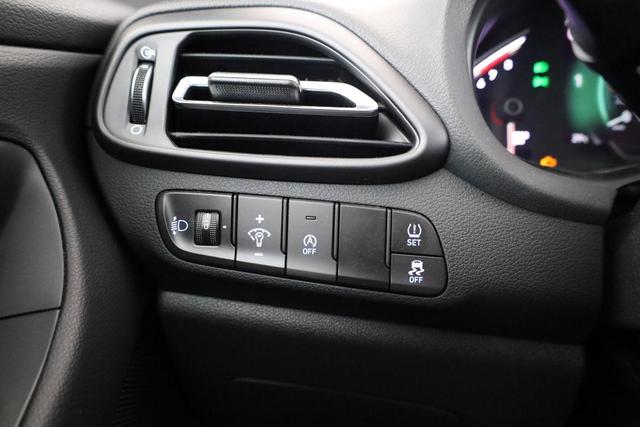 Hyundai i30 Kombi Edition 30+ Mild-Hybrid 1.5 T-GDI 30, Navi, Kamera, Winter, 16-Zoll 