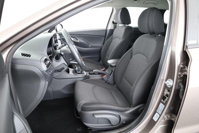 Hyundai i30 Kombi Edition 30+ Mild-Hybrid 1.5 T-GDI 30, Navi, Kamera, Winter, 16-Zoll 