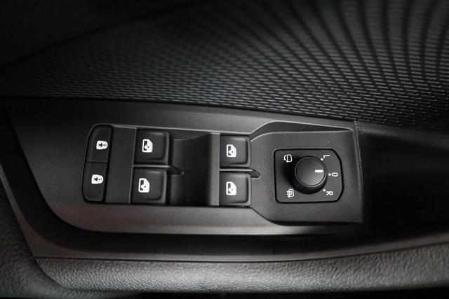 Skoda Octavia Combi 2.0 TDI 110 kW Sportline DSG Sportline, AHK, Navi, Matrix, Side, Kamera, Winter, 5 J.-Garantie 