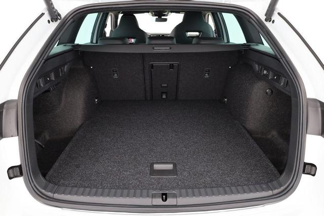 Skoda Octavia Combi 2.0 TDI 110 kW Sportline DSG Sportline, AHK, Navi, Matrix, Side, Kamera, Winter, 5 J.-Garantie 