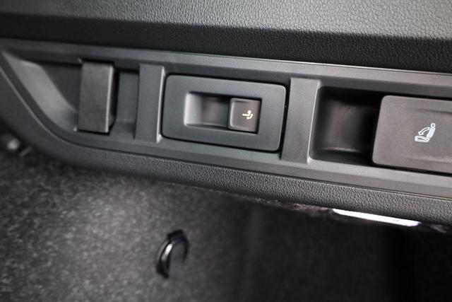Skoda Octavia Combi 2.0 TDI 110 kW Sportline DSG Sportline, AHK, Navi, Matrix, Side, Kamera, Winter, 5 J.-Garantie 