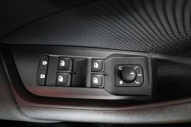 Skoda Octavia Combi 2.0 TDI 110 kW Sportline DSG Sportline, AHK, Navi, Matrix, Side, Kamera, Winter, 5 J.-Garantie 