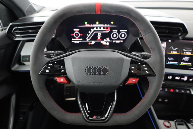 Audi RS3 Sportback 2.5 294 kW TFSI quattro quattro, Pano, SONOS, Matrix, Sportabgas, Side, 5 J.-Garantie 