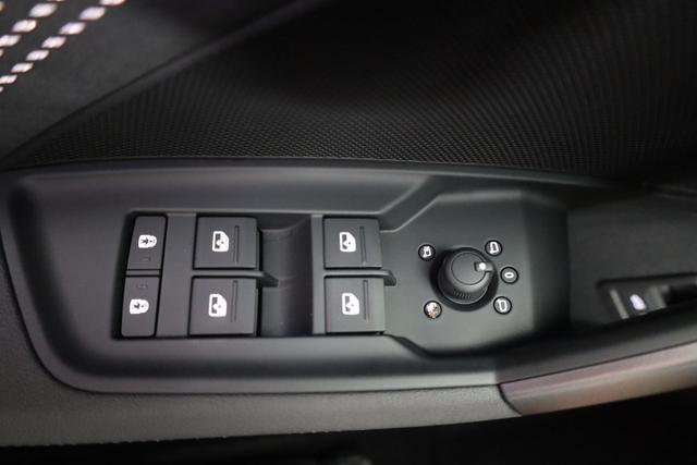 Audi RS3 Sportback 2.5 294 kW TFSI quattro quattro, Pano, SONOS, Matrix, Sportabgas, Side, 5 J.-Garantie 