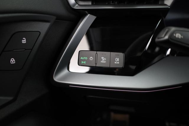 Audi RS3 Sportback 2.5 294 kW TFSI quattro quattro, Pano, SONOS, Matrix, Sportabgas, Side, 5 J.-Garantie 