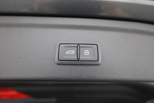 Audi RS3 Sportback 2.5 294 kW TFSI quattro quattro, Pano, SONOS, Matrix, Sportabgas, Side, 5 J.-Garantie 