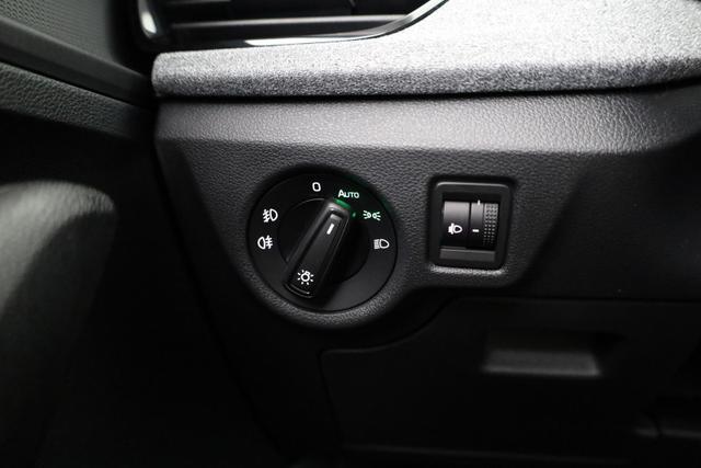 Skoda Kamiq Selection 1.5 TSI DSG Selection, AHK, LED, Kamera, Winter, 16-Zoll, 4. J-Garantie 