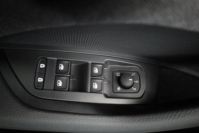 Skoda Kodiaq 2.0 TDI 110 kW Selection DSG Selection, 7-Sitzer, AHK, Navi, Side, Kamera, Winter, 4 J.-Garantie 