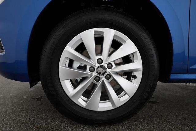 Skoda Kamiq Selection 1.5 TSI DSG Selection, AHK, LED, Kamera, Winter, 16-Zoll, 4.J-Garantie 