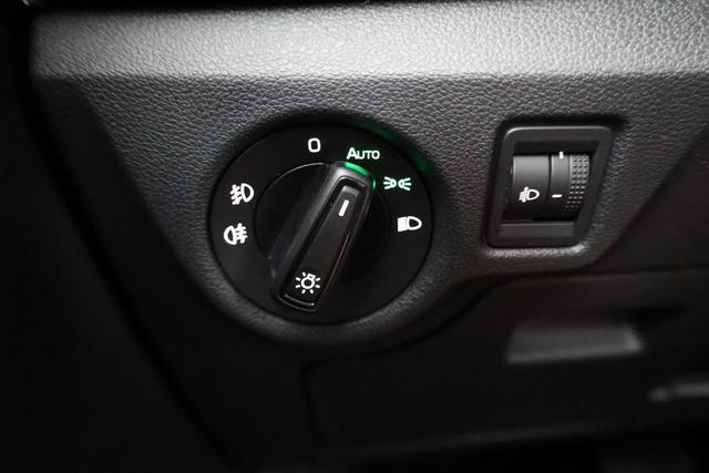 Skoda Kamiq Selection 1.5 TSI DSG Selection, LED, Kamera, Winter, 16-Zoll, 4.J-Garantie 