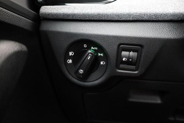 Skoda Kamiq Selection 1.5 TSI DSG Selection, LED, Kamera, Winter, 16-Zoll, 4. J-Garantie 