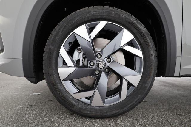 Skoda Kodiaq 1.5 TSI mHEV 110 kW Sportline DSG Sportline, AHK, Navi, Matrix, el. Klappe, Side, Winter, 19-Zoll 