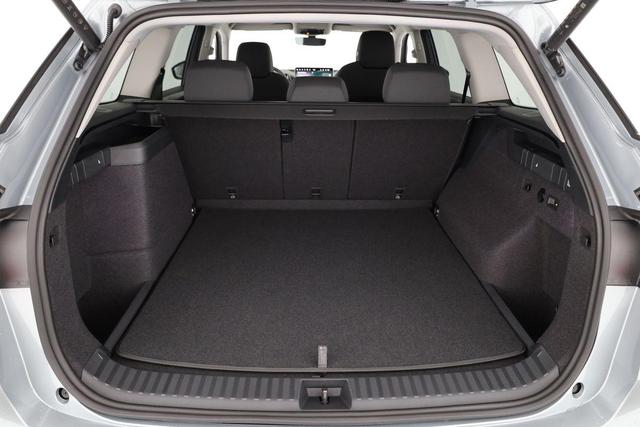 Skoda Kodiaq 1.5 TSI iV 150 kW Selection Selection, AHK, Navi, Kamera, Side, el. Klappe, Winter, sofort 