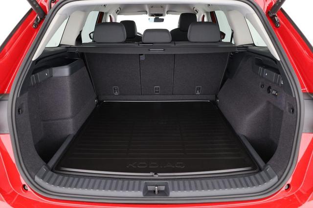 Skoda Kodiaq 1.5 TSI iV 150 kW Selection Selection, AHK, Navi, Kamera, Side, el. Klappe, Winter, sofort 
