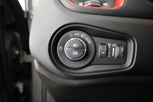 Jeep Renegade Trailhawk 4WD 4WD, LED, AHK, Pano, Lenkradheizung, Totwinkel 