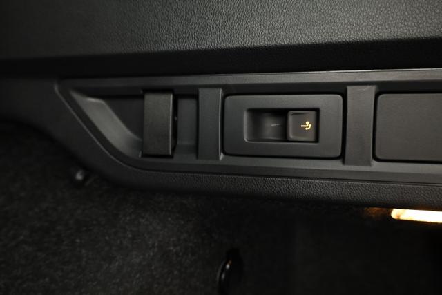 Skoda Octavia Combi 2.0 TDI 110 kW Selection DSG Selection, Navi, AHK, el. Klappe, 5-J Garantie 