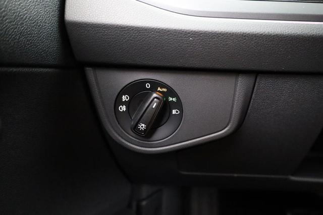 Volkswagen Taigo R-Line 1.5 TSI DSG Black, AHK, Navi, IQ.Light, IQ.Drive, Kamera, ACC, Winter, 18-Zoll 