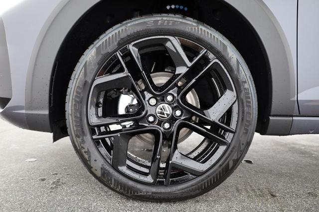 Volkswagen Taigo R-Line 1.5 TSI DSG Black, AHK, Navi, IQ.Light, IQ.Drive, Kamera, ACC, Winter, 18-Zoll 