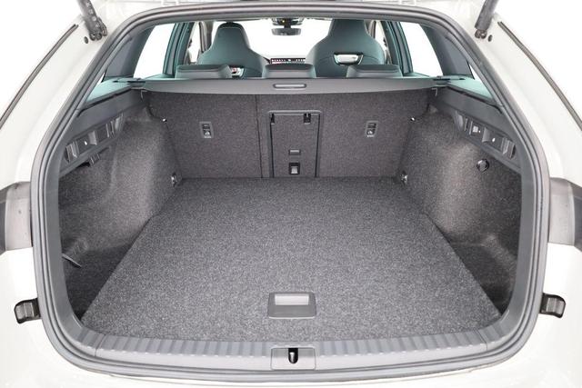 Skoda Octavia Combi 2.0 TDI 110 kW Sportline DSG Sportline, AHK, Navi, Matrix, Side, Kamera, Winter, 5 J.-Garantie 