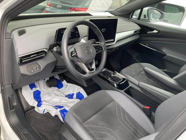 Volkswagen ID.4 - Pure Performance 125 kW mit Infotainment-Paket Performance, Navi, IQ.Drive, AreaView, FS-beheizbar, el. Klappe, Winter, 18-Zoll