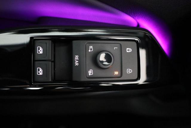 Volkswagen ID.4 Pure Performance 125 kW mit Infotainment-Paket Performance, Navi, IQ.Drive, AreaView, FS-beheizbar, el. Klappe, Winter, 18-Zoll 