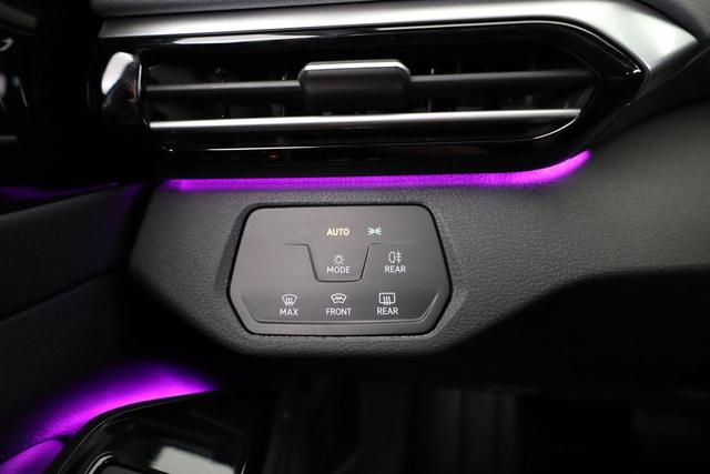 Volkswagen ID.4 Pure Performance 125 kW mit Infotainment-Paket Performance, Navi, IQ.Drive, AreaView, FS-beheizbar, el. Klappe, Winter, 18-Zoll 